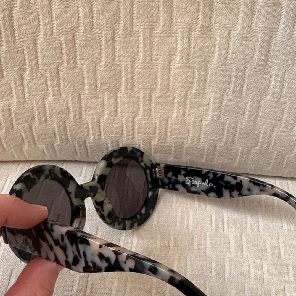 Valley Eyewear “Scapula” Black and White Tortoiseshell Round Sunglasses